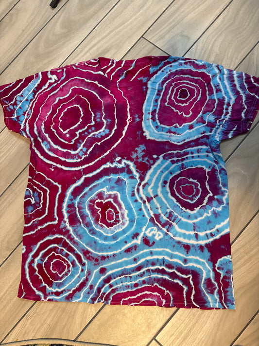 One color geode that split